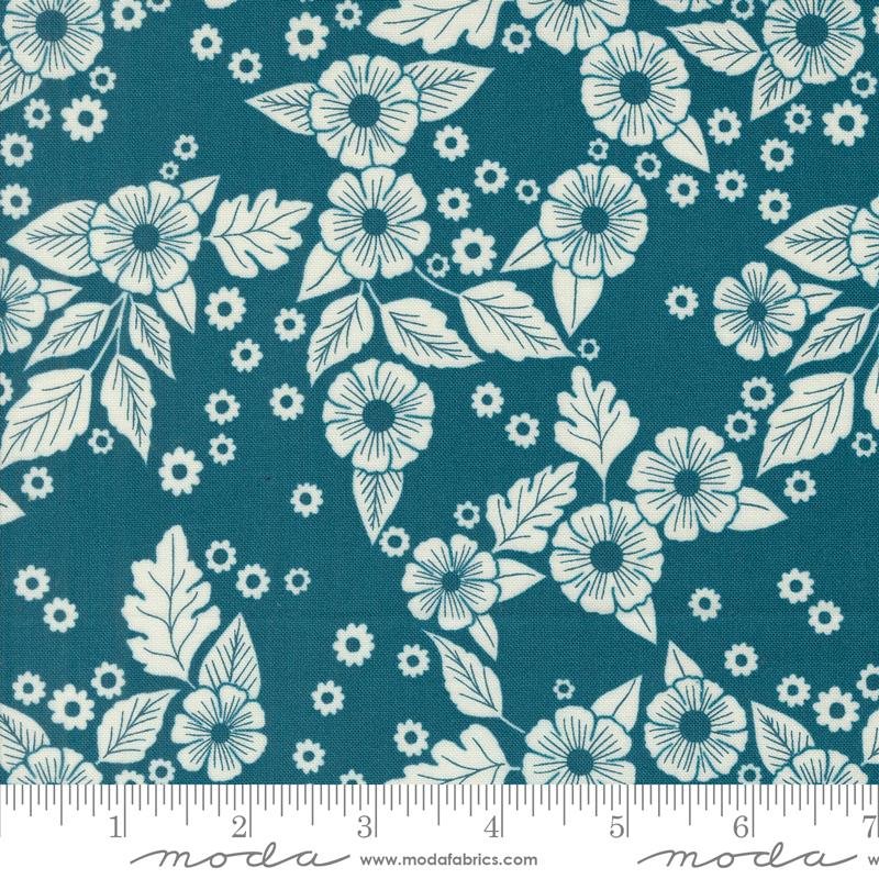 Moda | Field of Flowers | Katharine Watson
